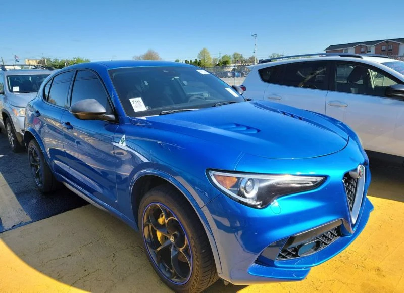 Alfa Romeo Stelvio QUADRIFOGLIO CARFAX АВТО КРЕДИТ , снимка 2 - Автомобили и джипове - 49514840