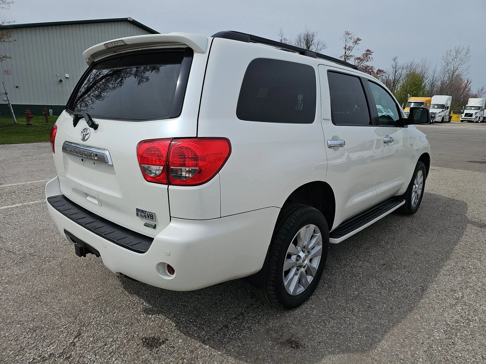 Toyota Sequoia PLATINUM 5.7 Обдух* JBL* Кожа* Подгрев* Дистроник* - изображение 4