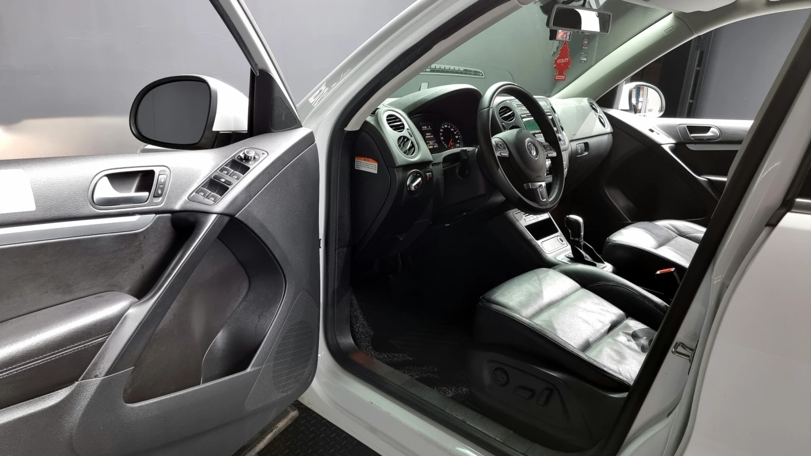 VW Tiguan 2.0TDI COMFORT - изображение 9