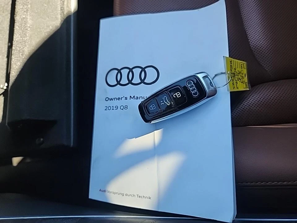 Audi Q8 ОБДУХ* LANE ASSIST* AMBIENT* BLACK OPTIC* KEYLESS* - изображение 10