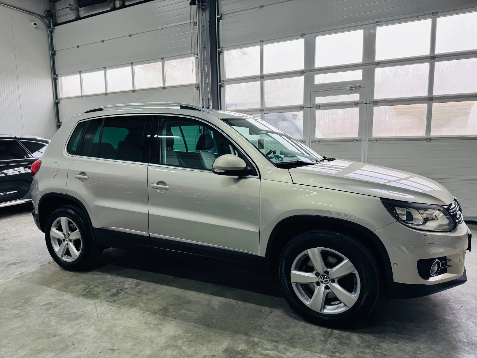 VW Tiguan * 2.0TDI* FACE* LED* NAVI*  - изображение 6