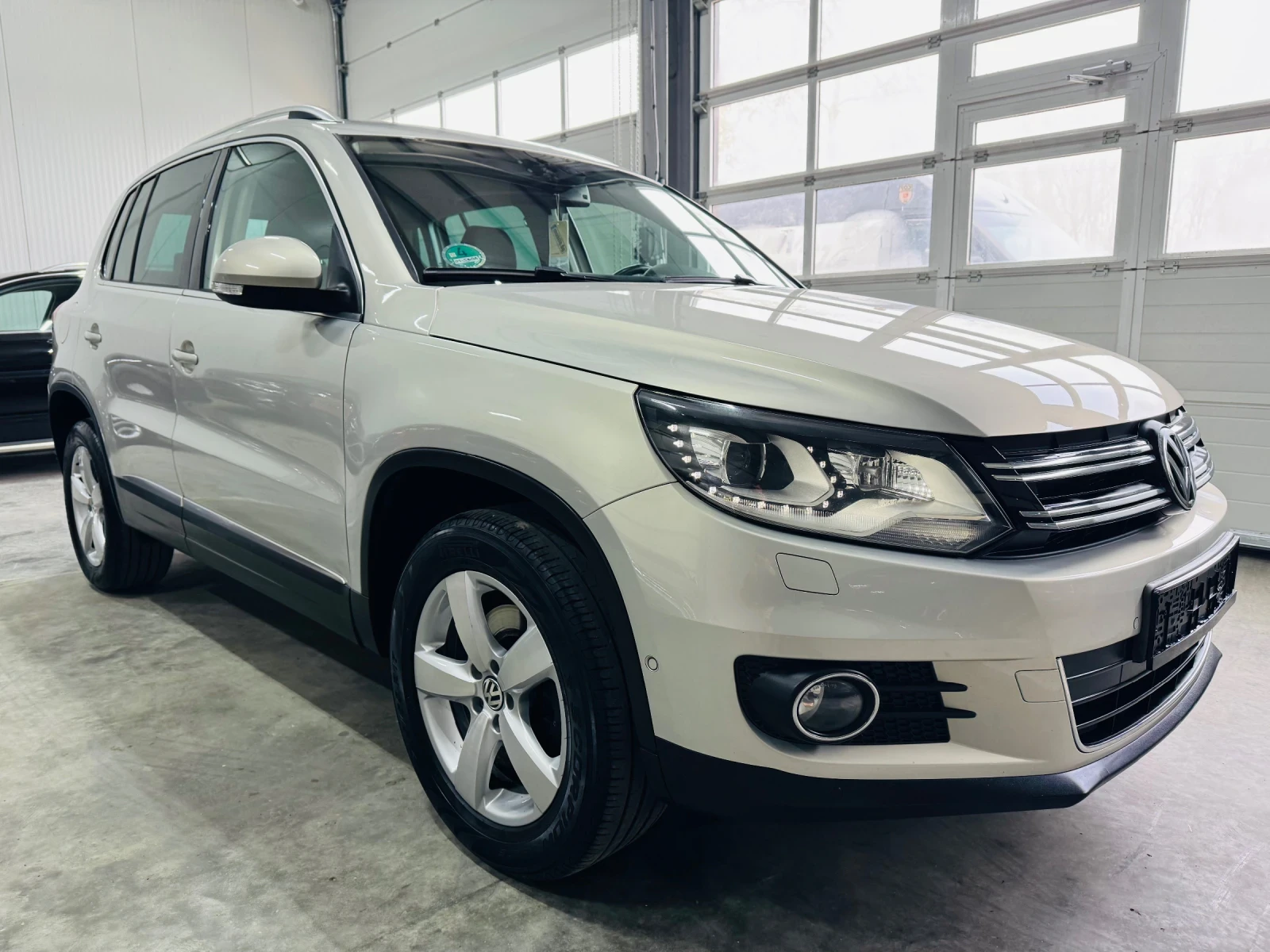 VW Tiguan * 2.0TDI* FACE* LED* NAVI*  | Mobile.bg � ����������� 1