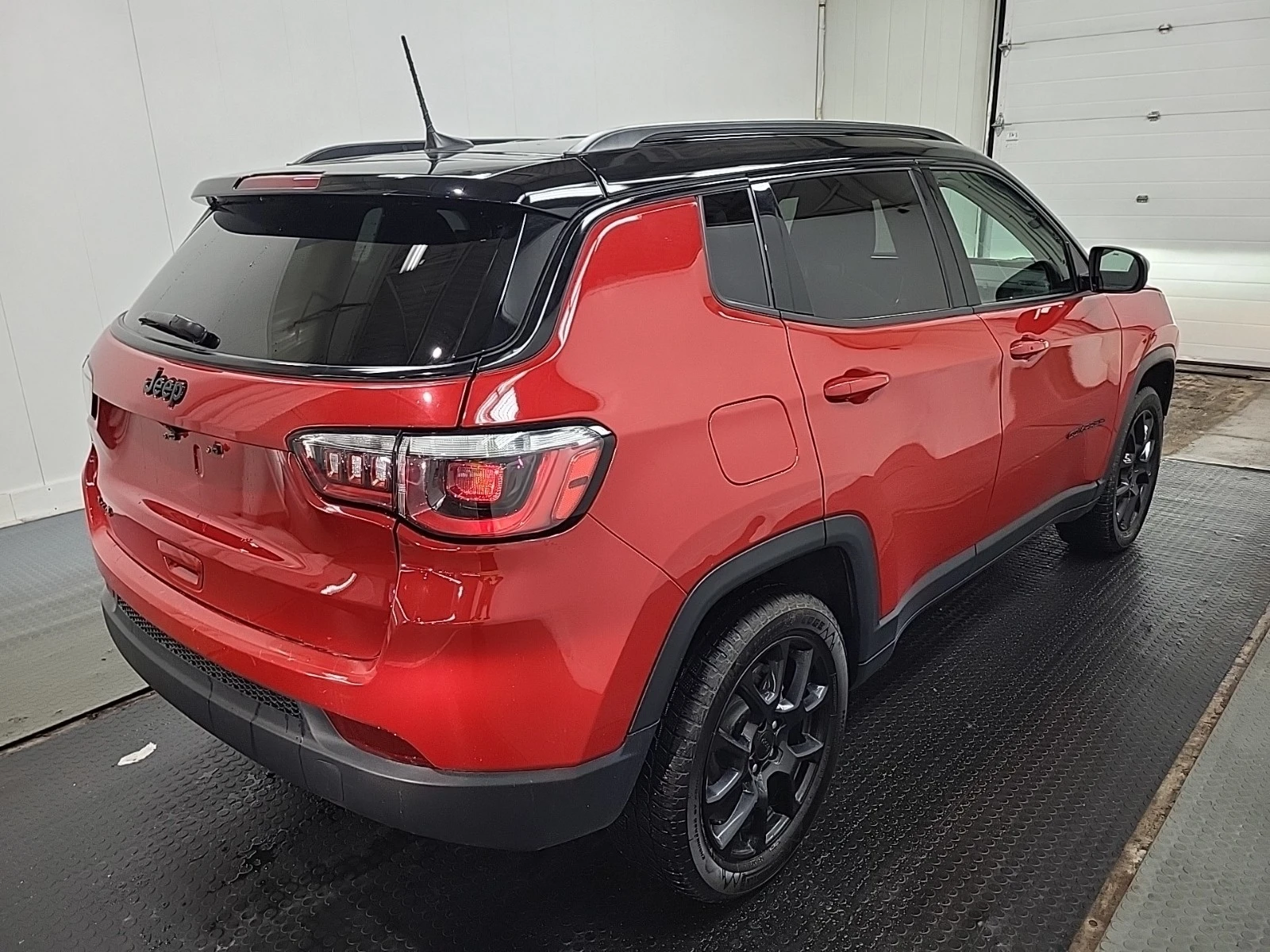 Jeep Compass 2L 4cyl 4WD, снимка 3 - Автомобили и джипове - 53865931
