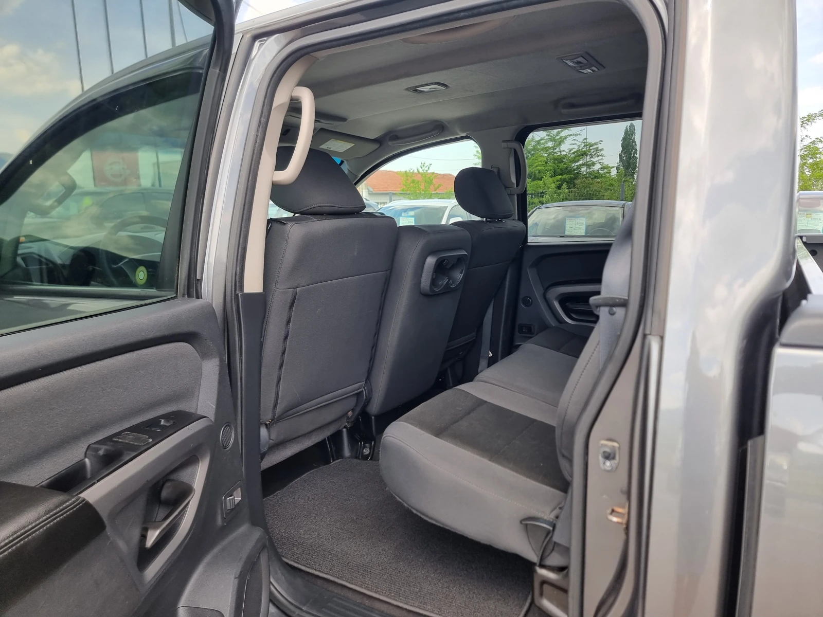 Nissan Titan crew cab 5.6 V8, снимка 11 - Автомобили и джипове - 54508679