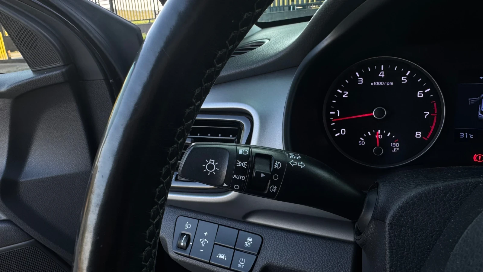 Kia Stonic 1.4 MPI 99 к.с., снимка 12 - Автомобили и джипове - 55450169