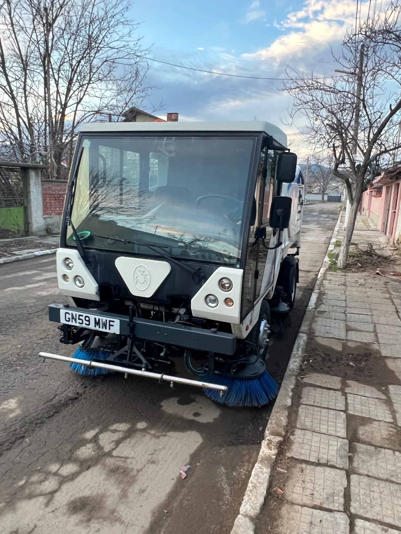 ������������ ���������� Scarab Minor | Mobile.bg � ����������� 1