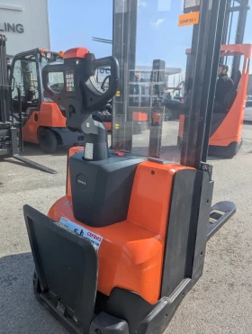 Електрокар Toyota Стакер, снимка 2