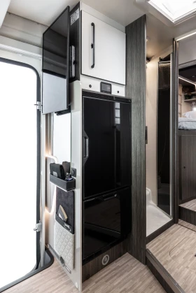 Кемпер McLouis MC4 881 2026 AT8 Тента;Солар;Медия, снимка 10