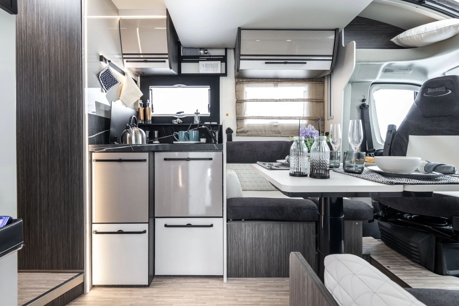 Кемпер McLouis MC4 870 2026 AT8 Тента;Солар;Медия - изображение 3