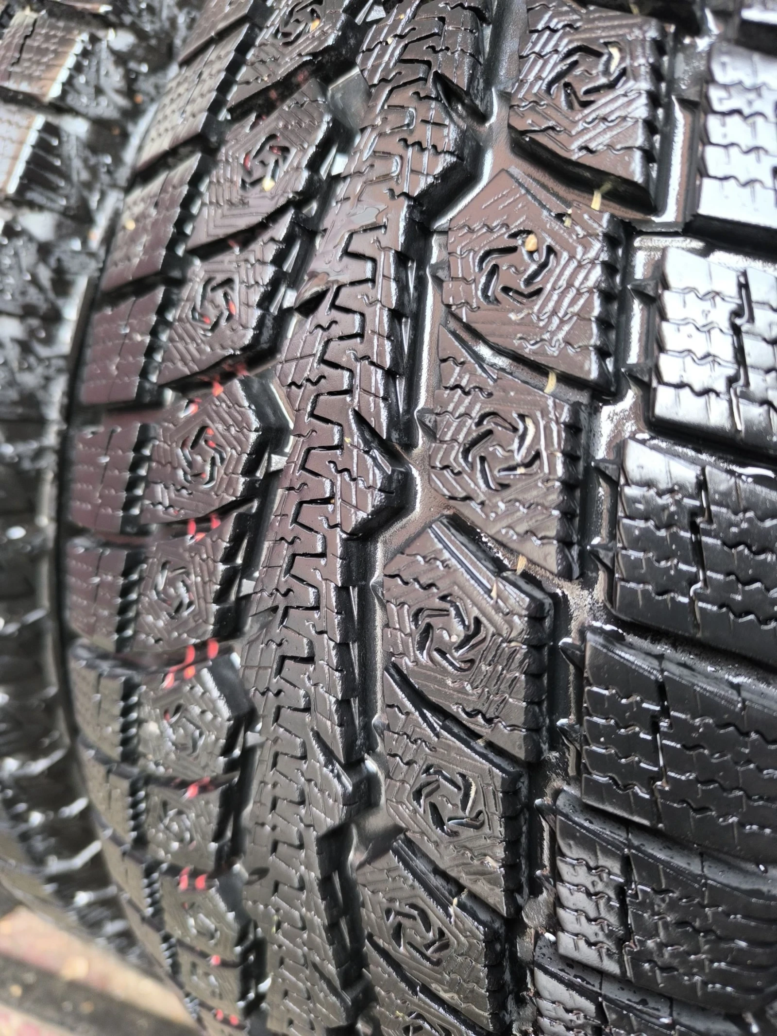 ���� 225/70R16 | Mobile.bg � ����������� 1