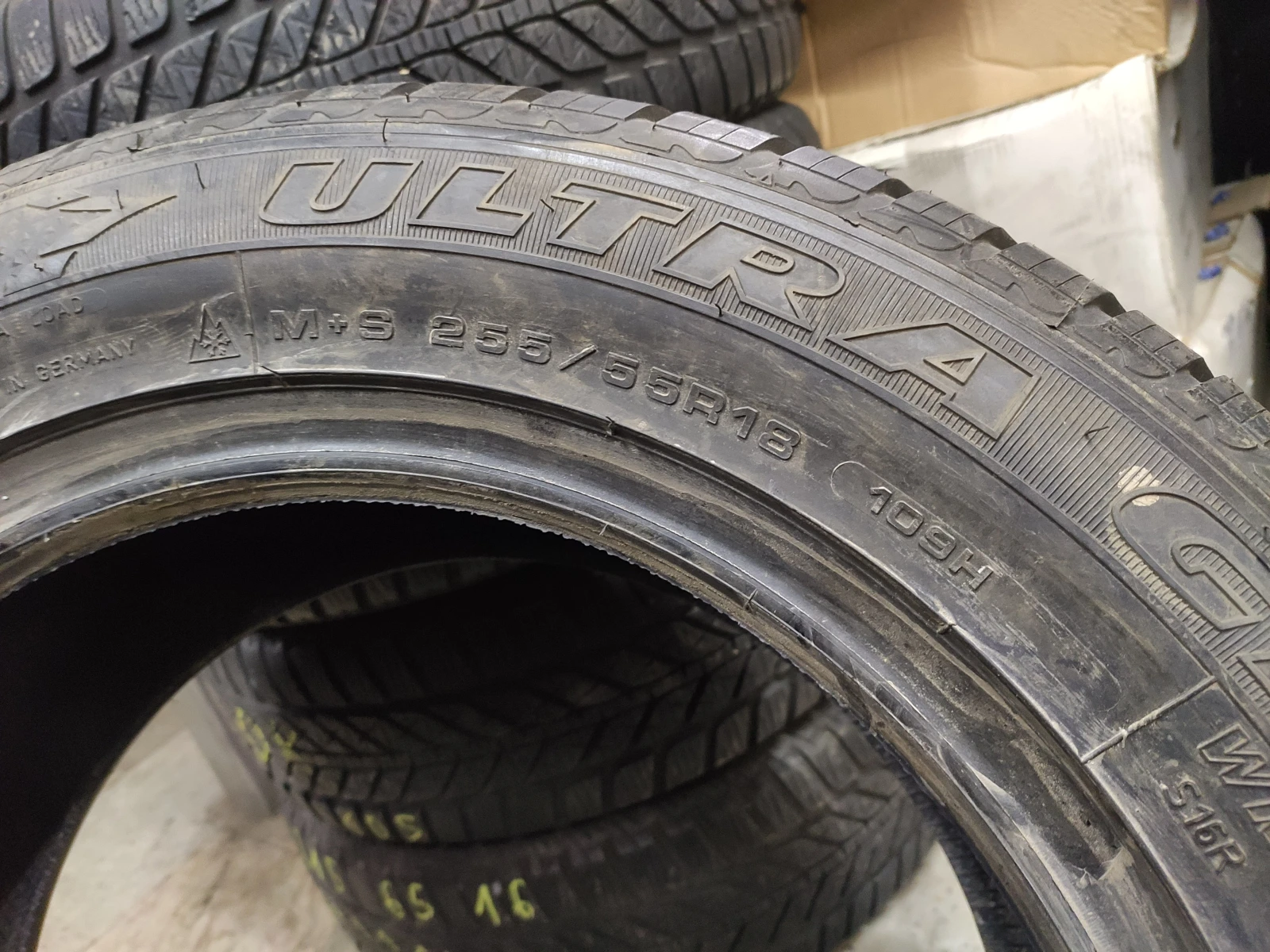 Гуми Зимни 255/55R18, снимка 4 - Гуми и джанти - 54634560