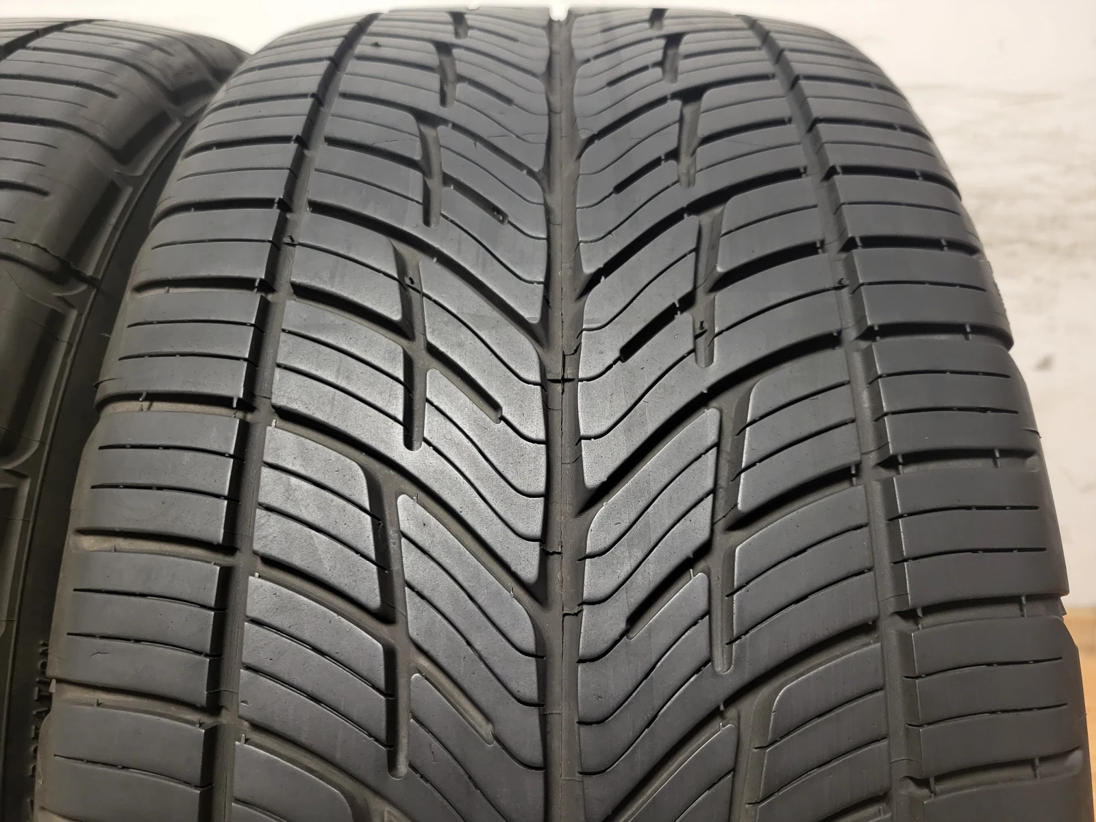 Гуми Всесезонни 275/40R20, снимка 6 - Гуми и джанти - 55074603