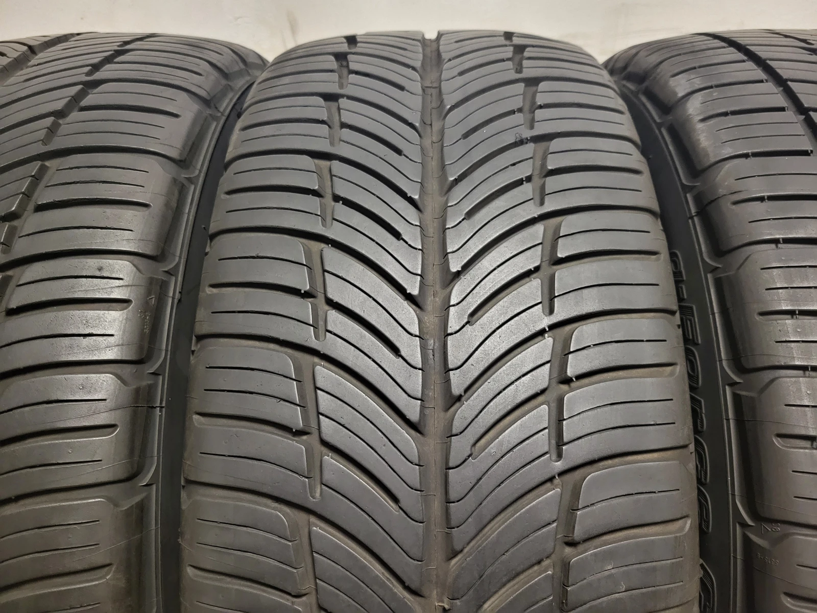 Гуми Всесезонни 275/40R20, снимка 5 - Гуми и джанти - 55074603