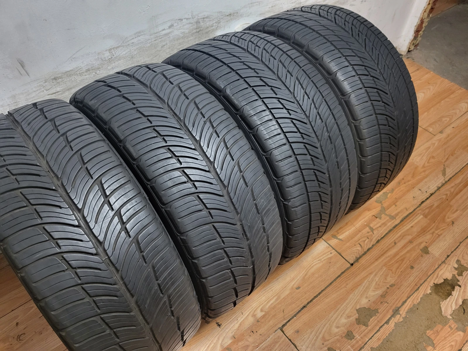 Гуми Всесезонни 275/40R20, снимка 7 - Гуми и джанти - 55074603