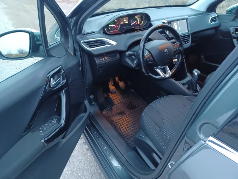 Peugeot 208 1.6 BLUEHDI 100HK 5D, снимка 8 - Автомобили и джипове - 48273533