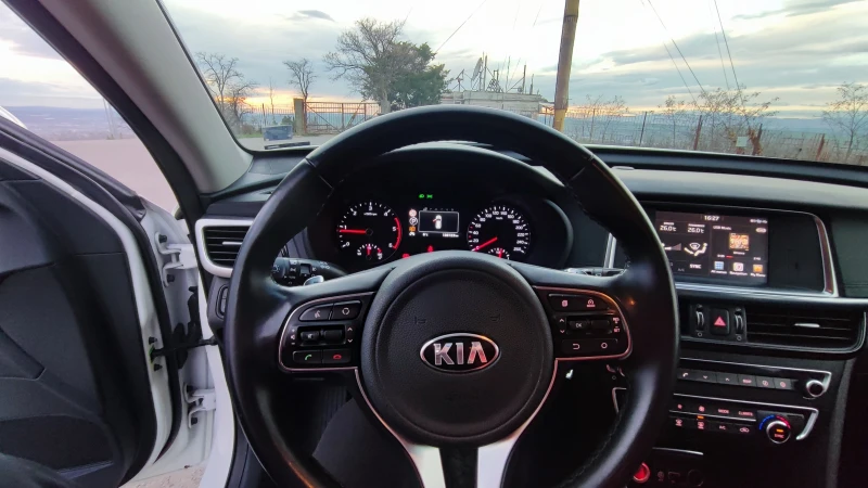 Kia Optima, снимка 10 - Автомобили и джипове - 48797596