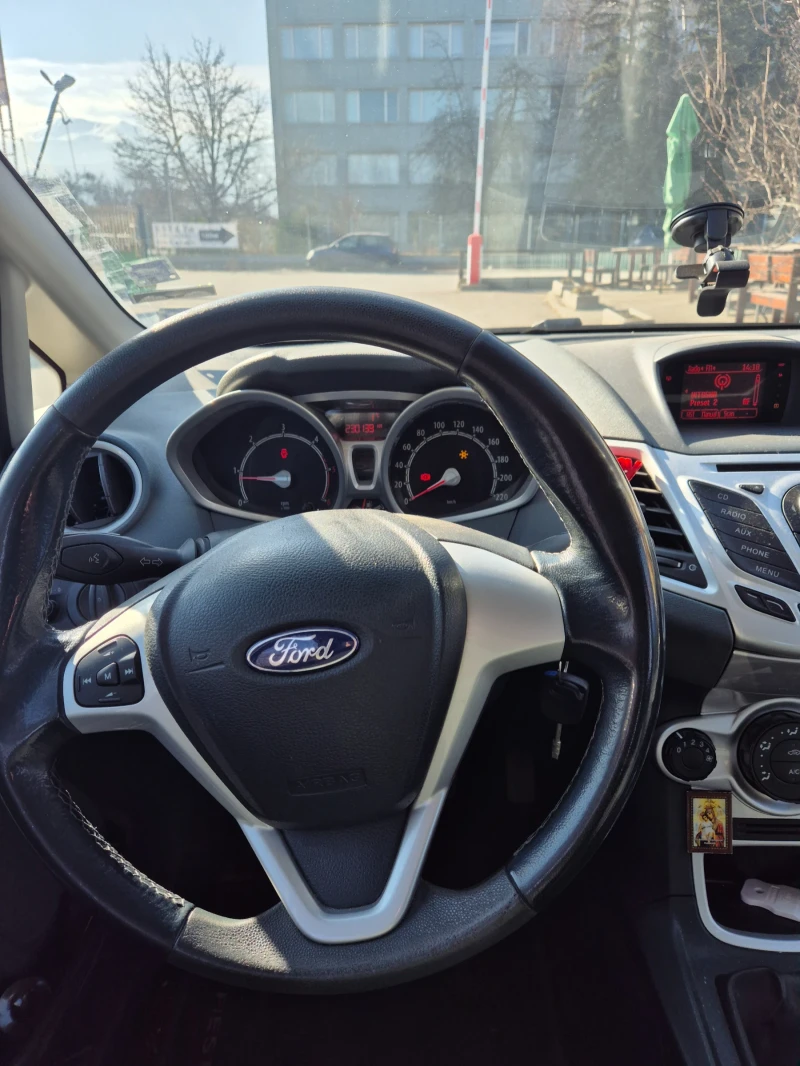 Ford Fiesta, снимка 6 - Автомобили и джипове - 49040097