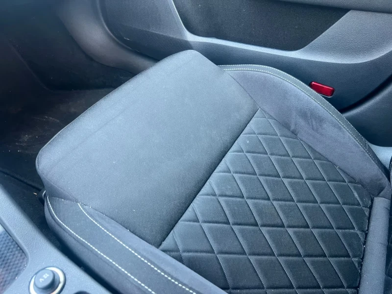 Skoda Octavia vRS/184HP/CARPLAY/KEYLESS/PANO/DAB/H&B/VCONT./842f, снимка 10 - Автомобили и джипове - 52142215