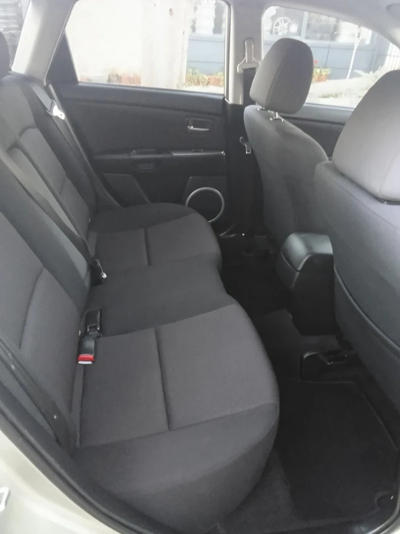 Mazda 3 1.6i, автоматик, снимка 5 - Автомобили и джипове - 52265908