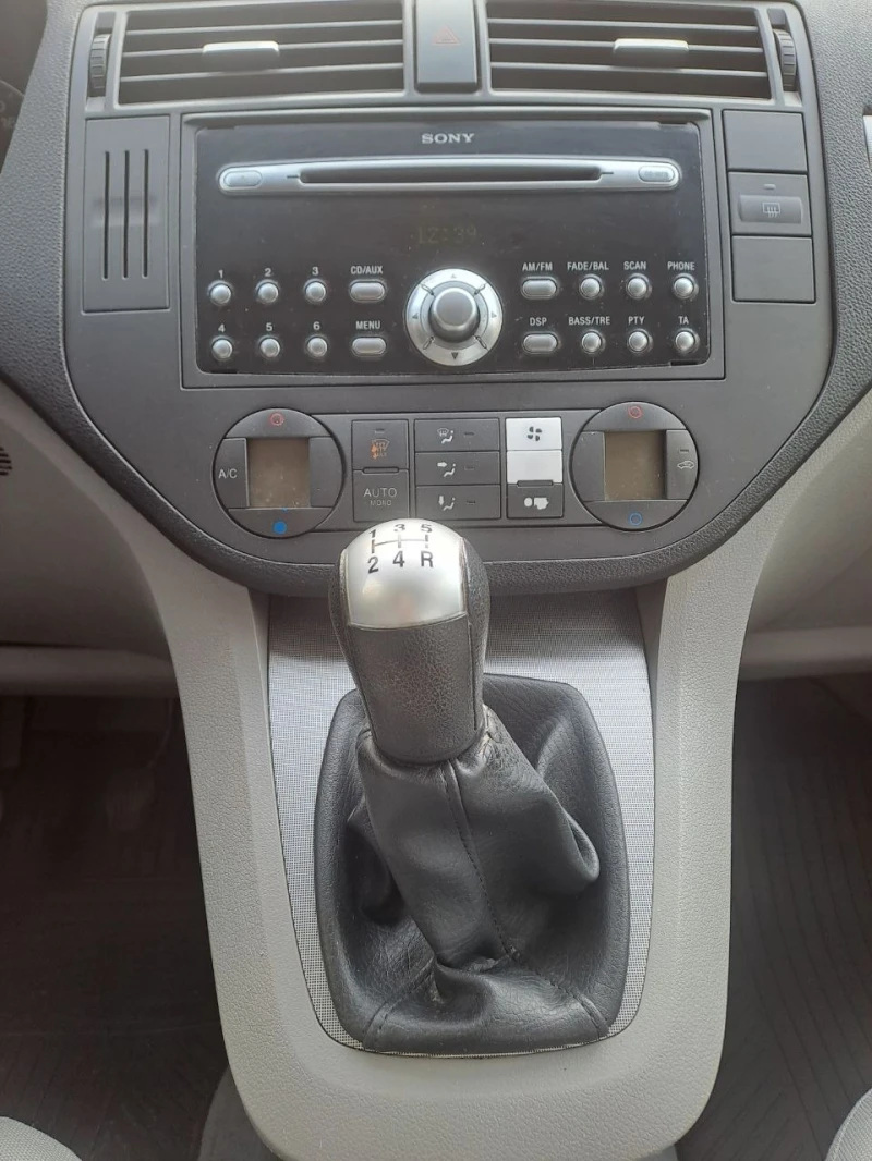Ford C-max 2005, снимка 15 - Автомобили и джипове - 53537309