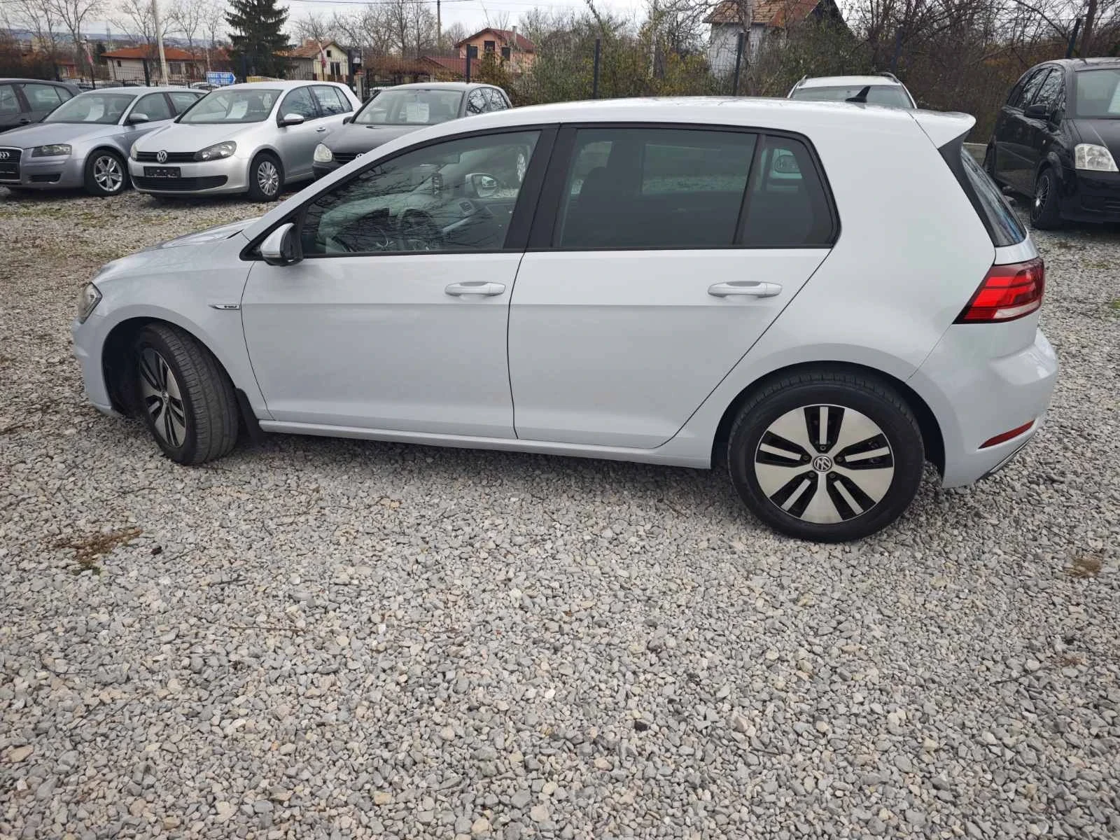 VW Golf ELECTRIC - изображение 3