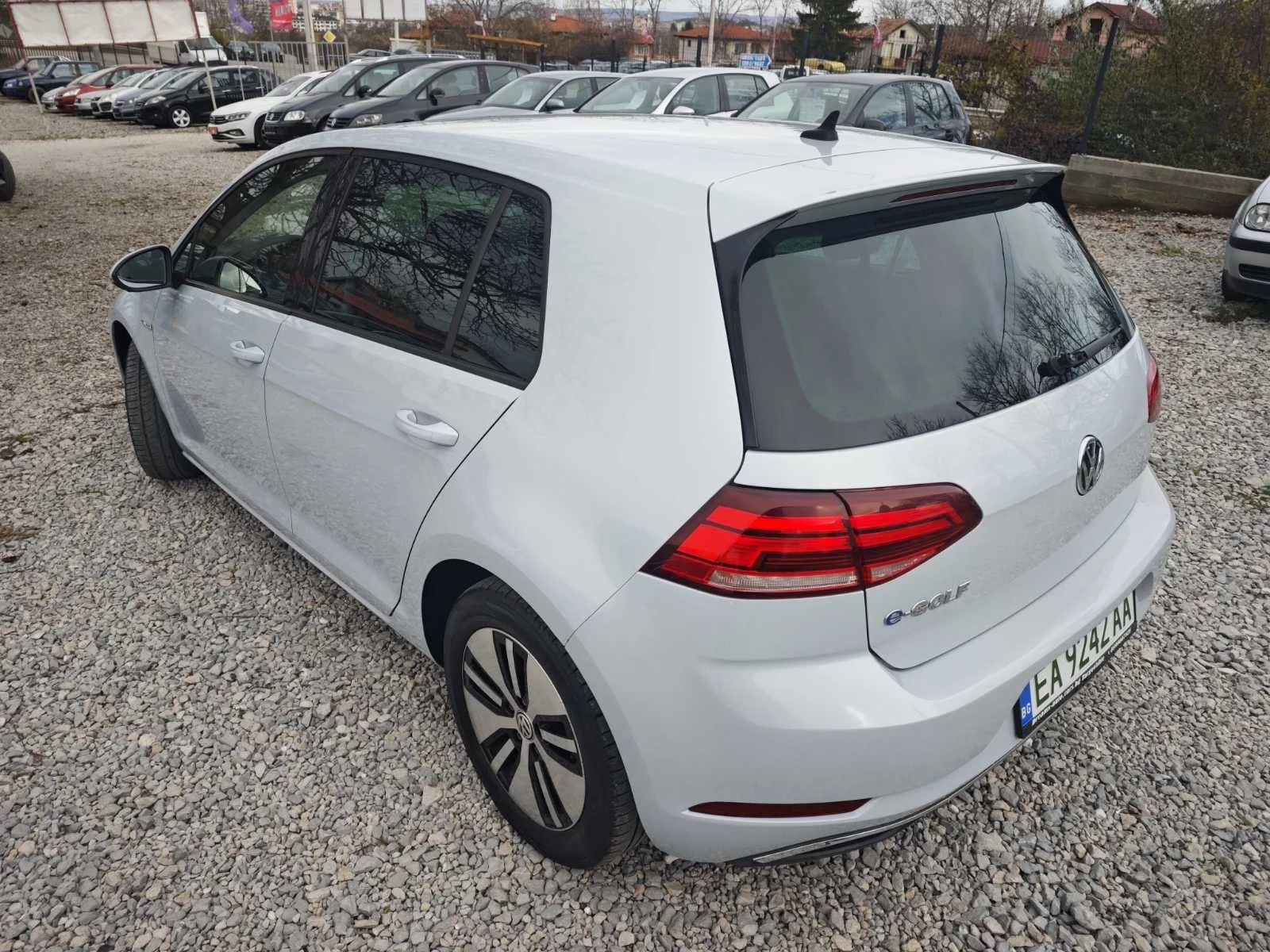 VW Golf ELECTRIC - изображение 5