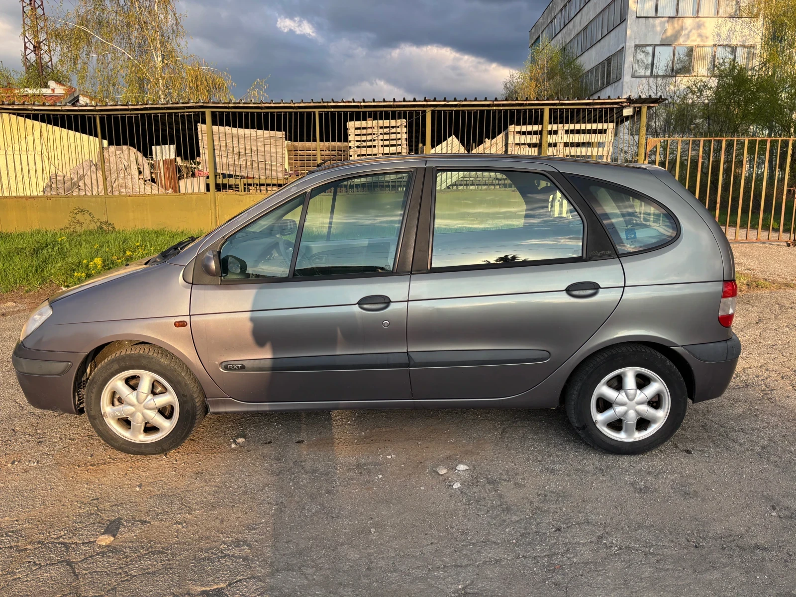 Renault Scenic 1.6 16V LPG - изображение 5