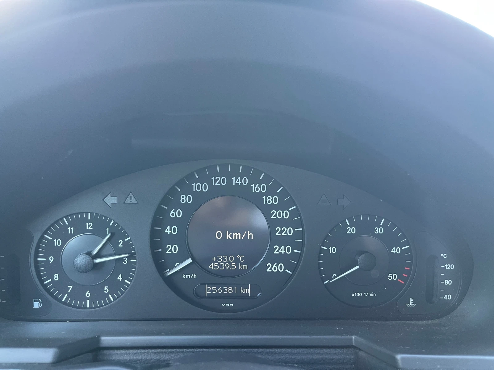 Mercedes-Benz E 220 CDI - изображение 8