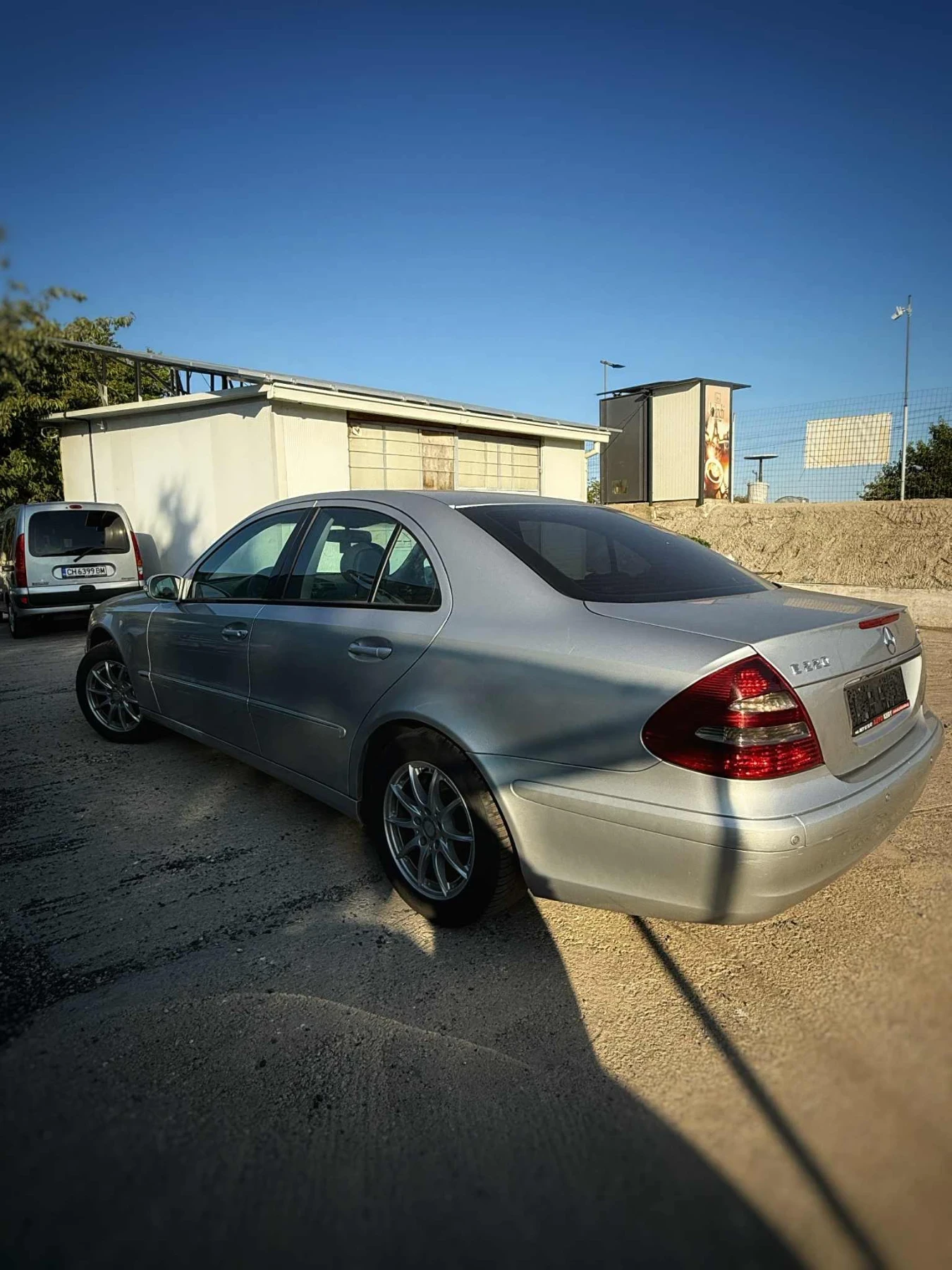 Mercedes-Benz E 220 CDI - изображение 2