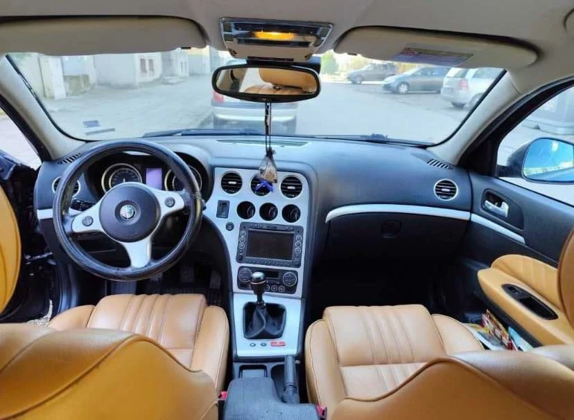 Alfa Romeo 159 JTDm 1.9  - изображение 8