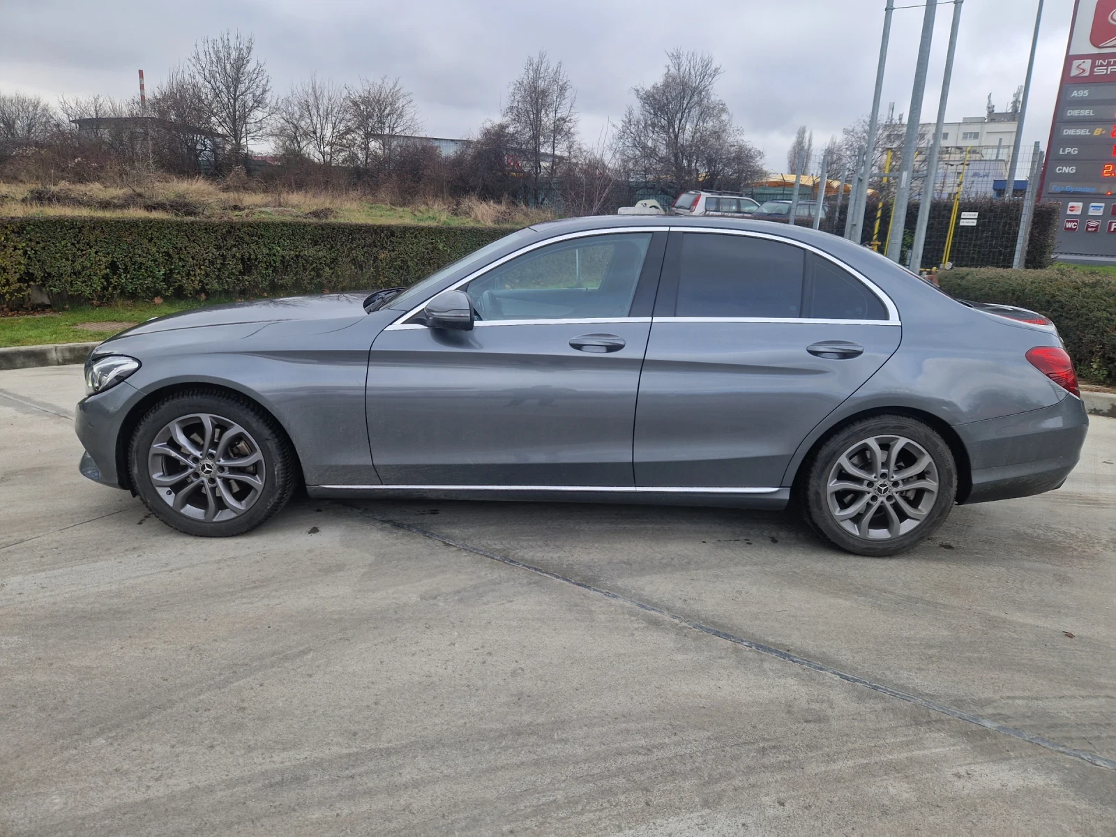 Mercedes-Benz C 220 /Avantgarde/2.2D/9G-tronic - изображение 7