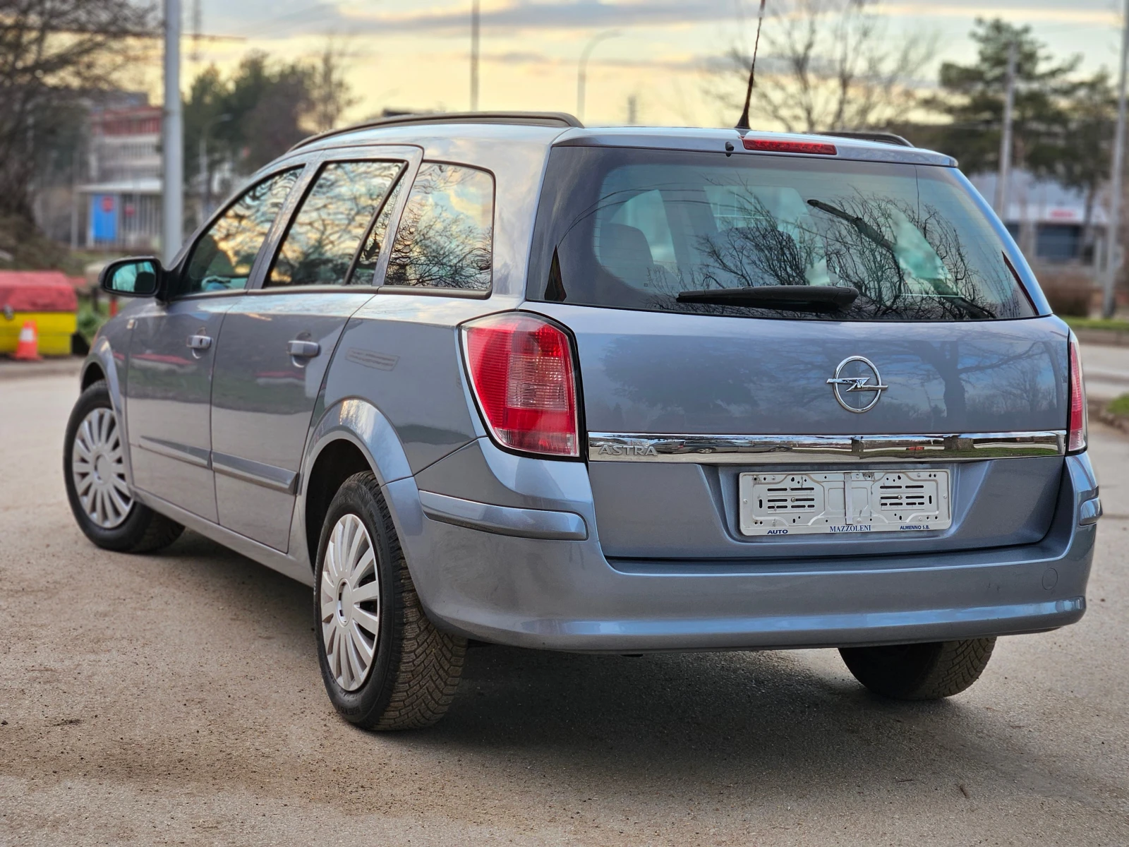 Opel Astra 1.4, 90к.с., 124х.км.!!! - изображение 8