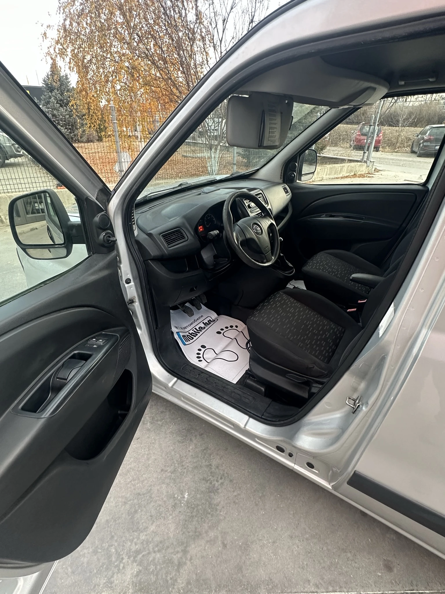 Opel Combo 1.3, снимка 10 - Автомобили и джипове - 53902821