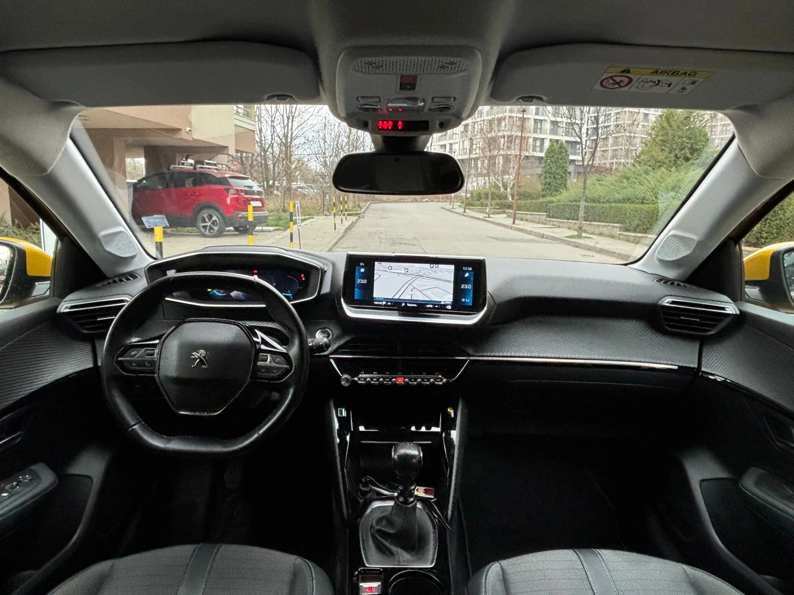 Peugeot 208, снимка 7 - Автомобили и джипове - 54019608