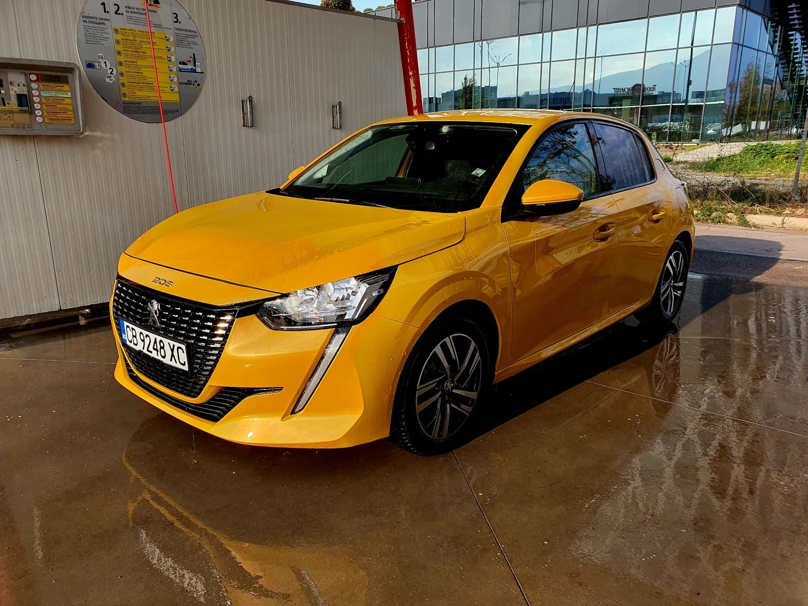 Peugeot 208 1.2, снимка 15 - Автомобили и джипове - 54019608