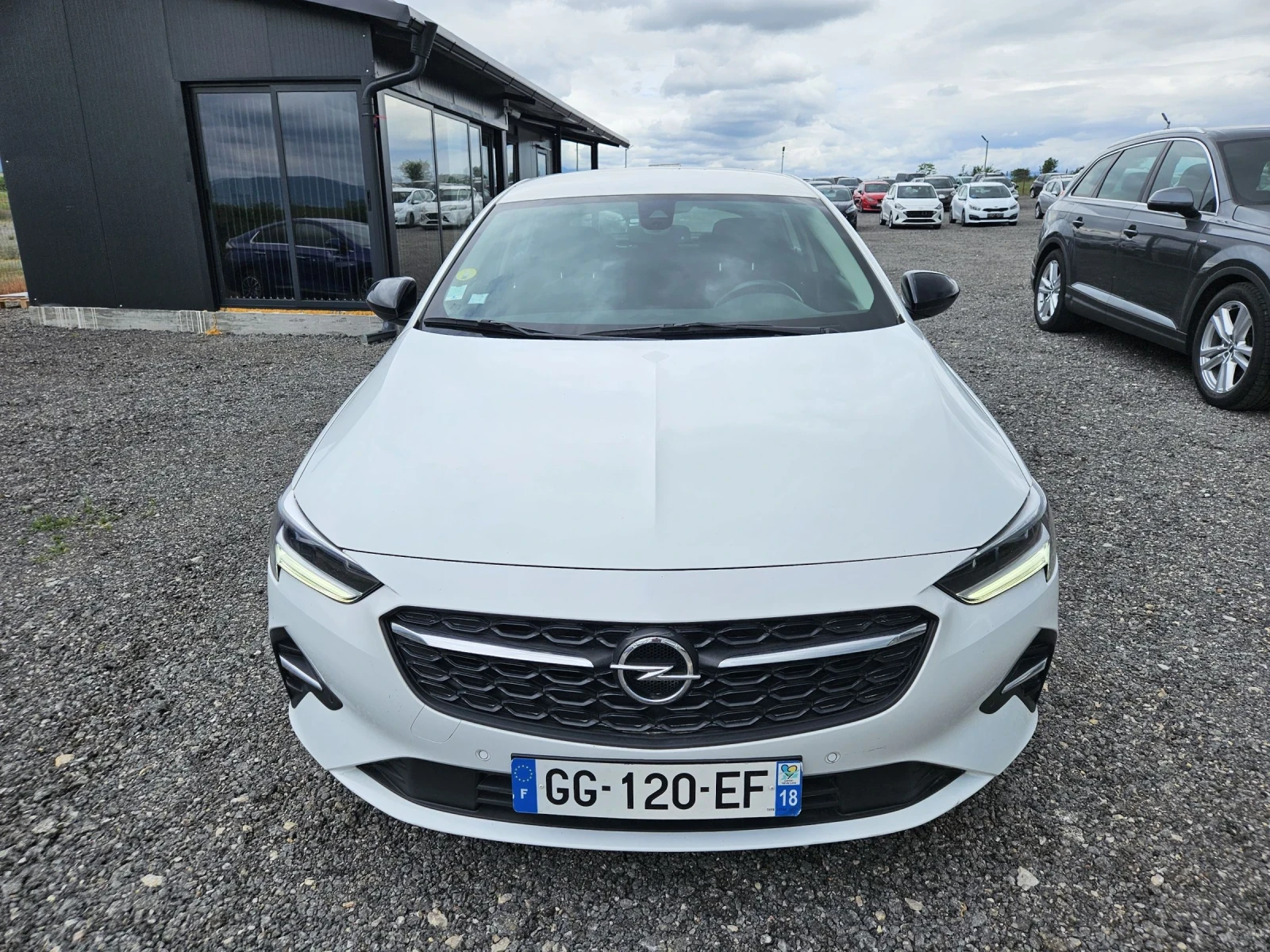 Opel Insignia 1.5d Automatic Euro6, снимка 9 - Автомобили и джипове - 54484274