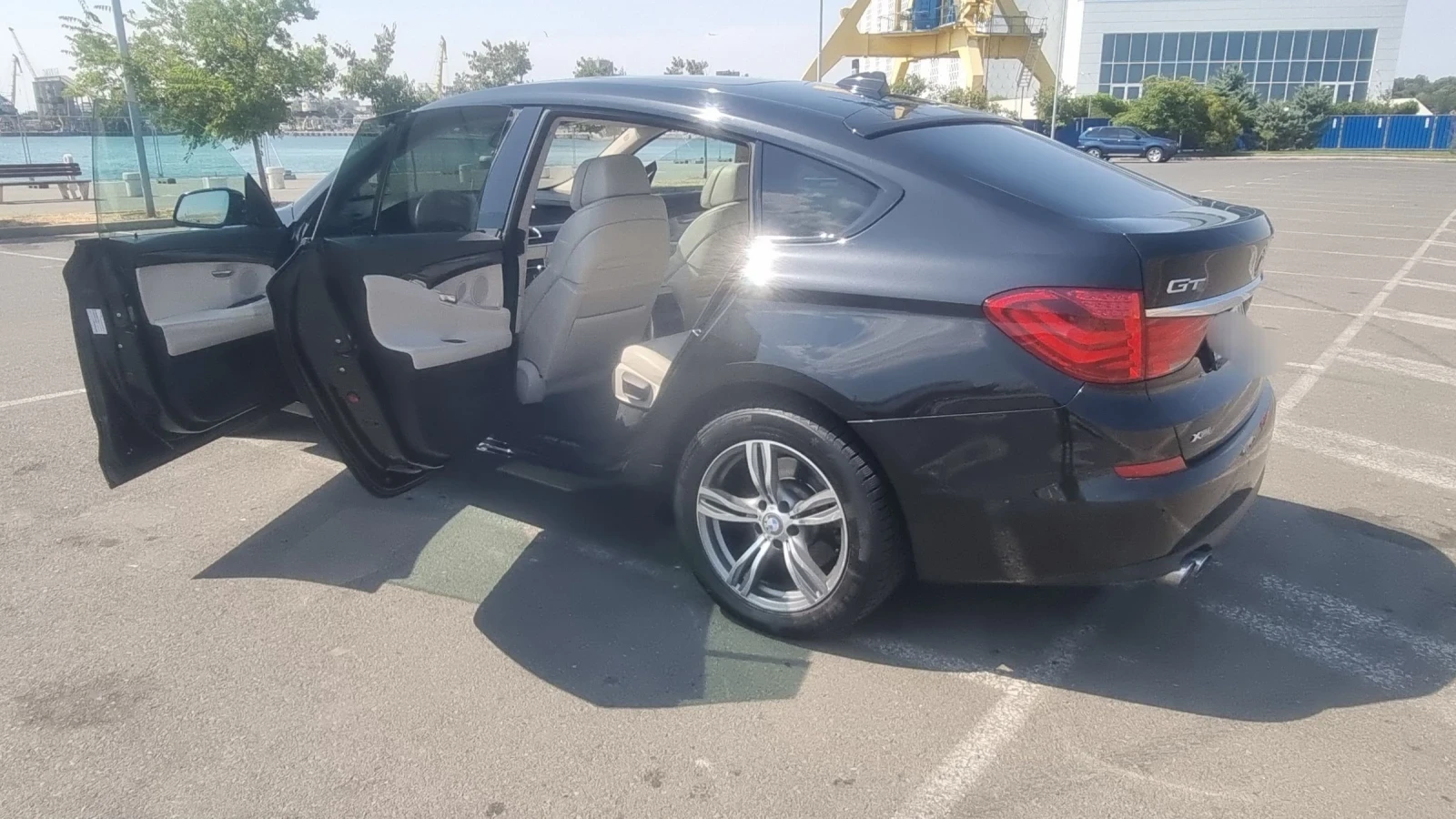 BMW 5 Gran Turismo 3.0 drive, BiXenon, Панорама, Кожа, снимка 11 - Автомобили и джипове - 55284099
