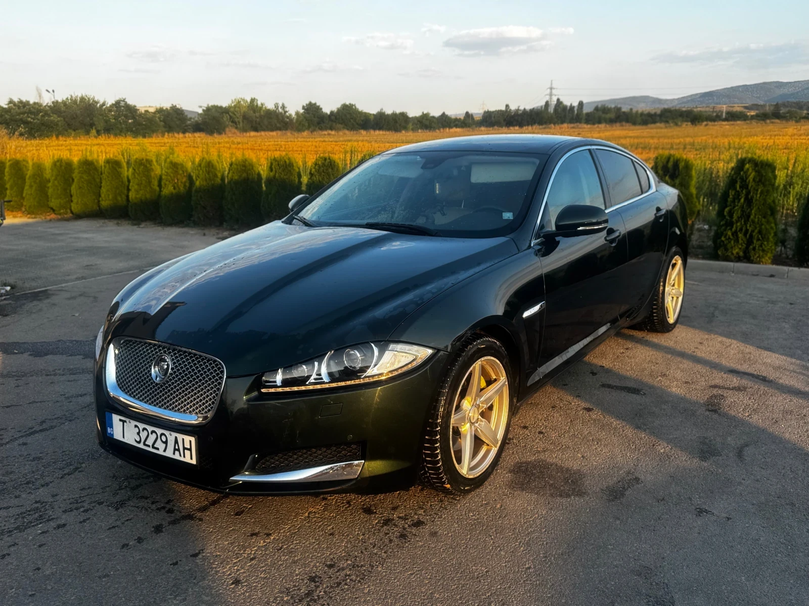 Jaguar Xf 2.2 face