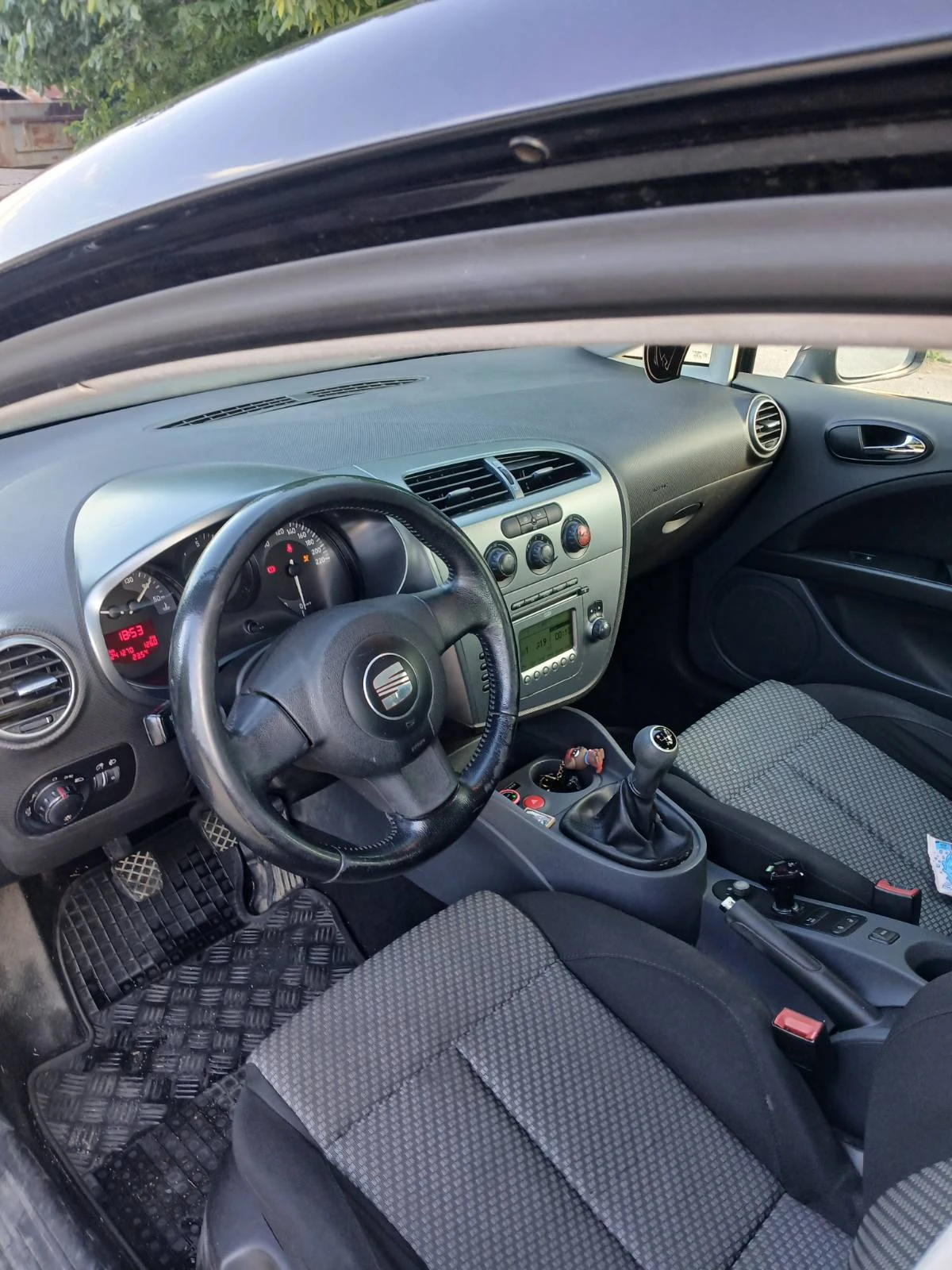 Seat Leon 1.4, снимка 5 - Автомобили и джипове - 55659616