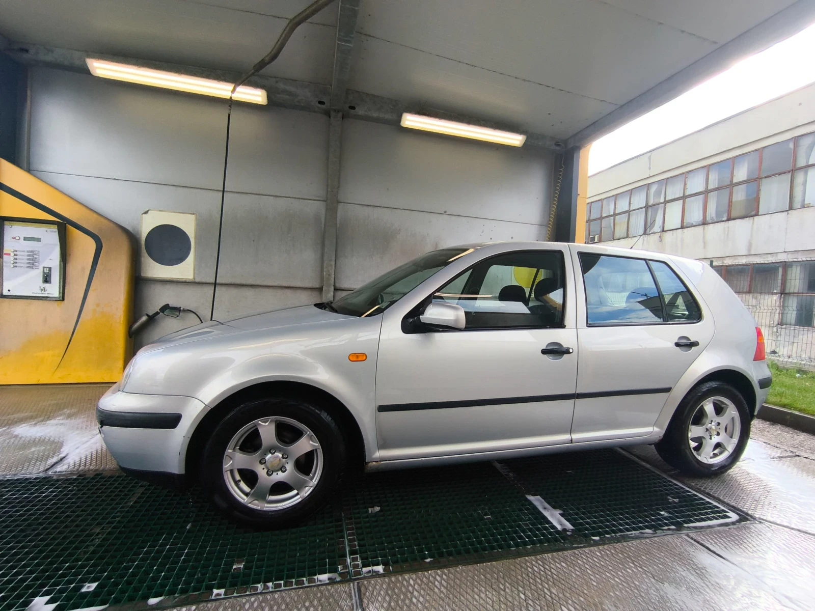 VW Golf, снимка 6 - Автомобили и джипове - 56441125