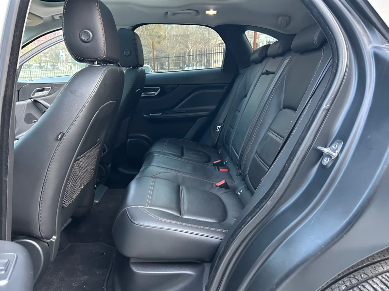 Jaguar F-PACE 2.0D* AWD* PRESTIGE* DIGITAL COCKPIT* PANO* 179000, снимка 9 - Автомобили и джипове - 52839546