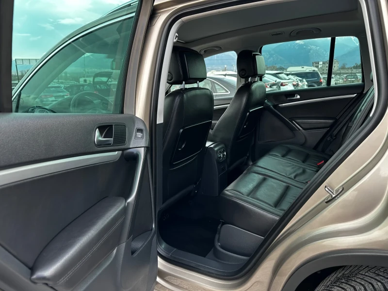 VW Tiguan 2.0TDI-Bi-XENON-LED-НАВИ-КАМЕРА-РЕАЛЕН ПРОБЕГ-FULL, снимка 11 - Автомобили и джипове - 53365839