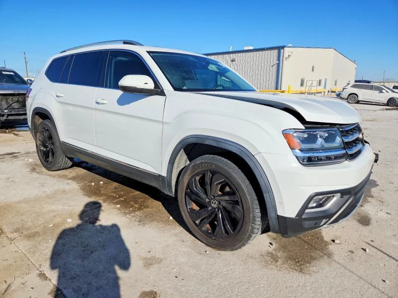 VW Atlas 3.6L 6 ALL WHEEL DRIVE, снимка 5 - Автомобили и джипове - 53713576