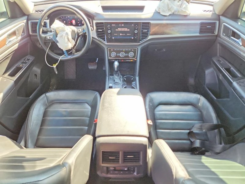 VW Atlas 3.6L 6 ALL WHEEL DRIVE, снимка 9 - Автомобили и джипове - 53713576