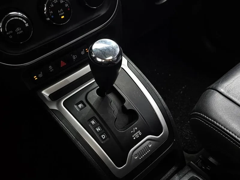 Jeep Compass, снимка 9 - Автомобили и джипове - 54463253
