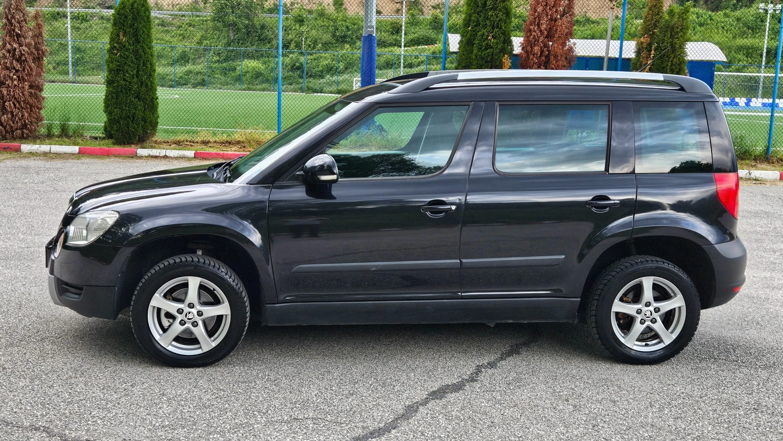 Skoda Yeti 2.0 TDI 4X4/KLIMATRON/TOP, снимка 3 - Автомобили и джипове - 54616541