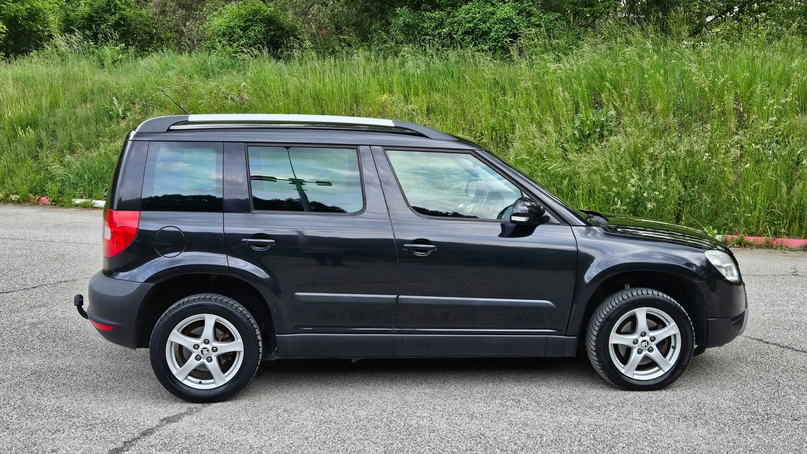 Skoda Yeti 2.0 TDI 4X4/KLIMATRON/TOP, снимка 7 - Автомобили и джипове - 54616541