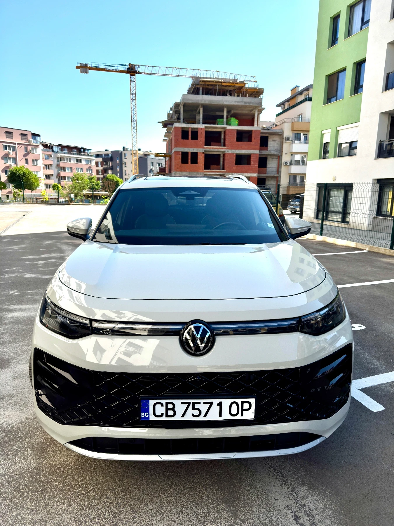 VW Tiguan R-line Plus 2.0 TSI 4Motion / Гаранция / Обслужена, снимка 5 - Автомобили и джипове - 55410427