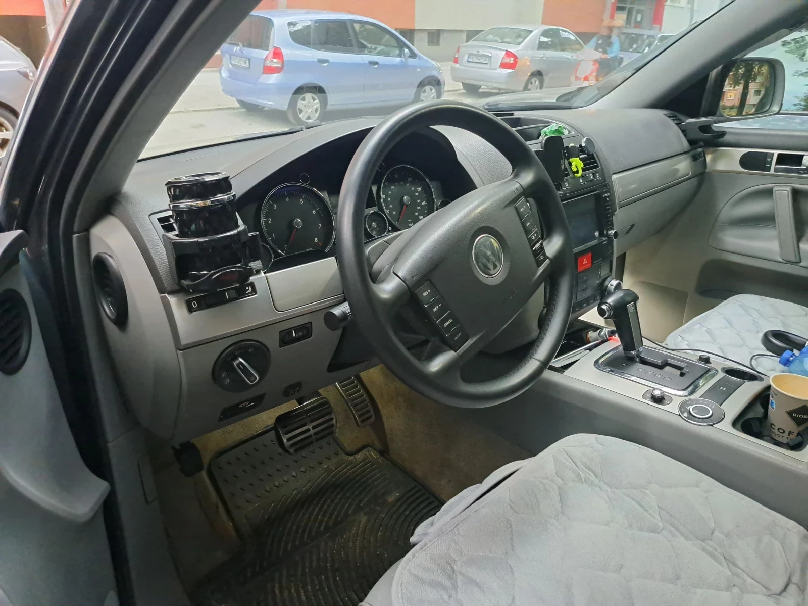 VW Touareg, снимка 6 - Автомобили и джипове - 55695531