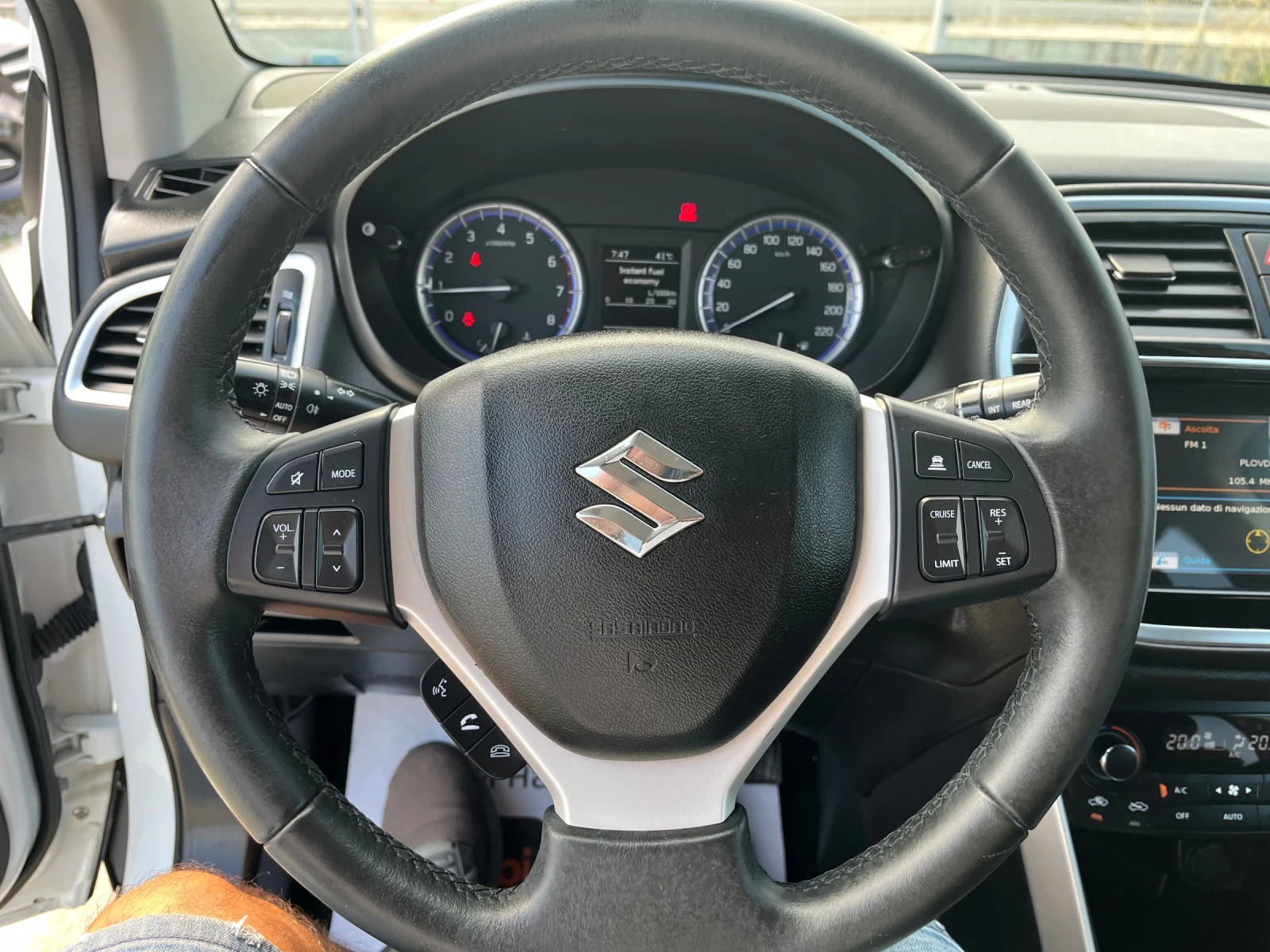 Suzuki SX4 S-Cross 1, 4 130 ps хибрид+ газ, снимка 11 - Автомобили и джипове - 55848833